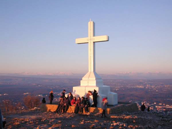 http://hrvatski-fokus.hr/wp-content/uploads/2016/07/Monte-Krizevac.jpg