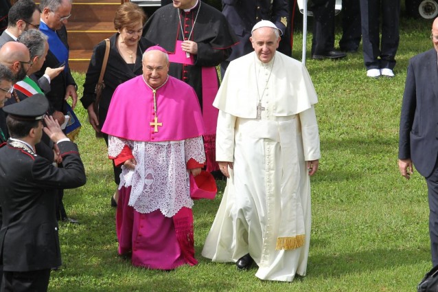 Papa francesco a Caserta